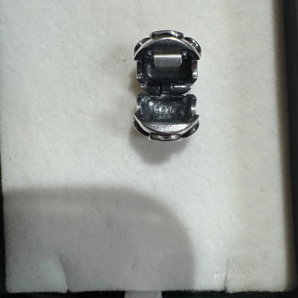 Pandora Hibiscus Clip Charm - Picture 6 of 6
